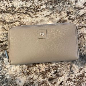 Tory Burch wallet